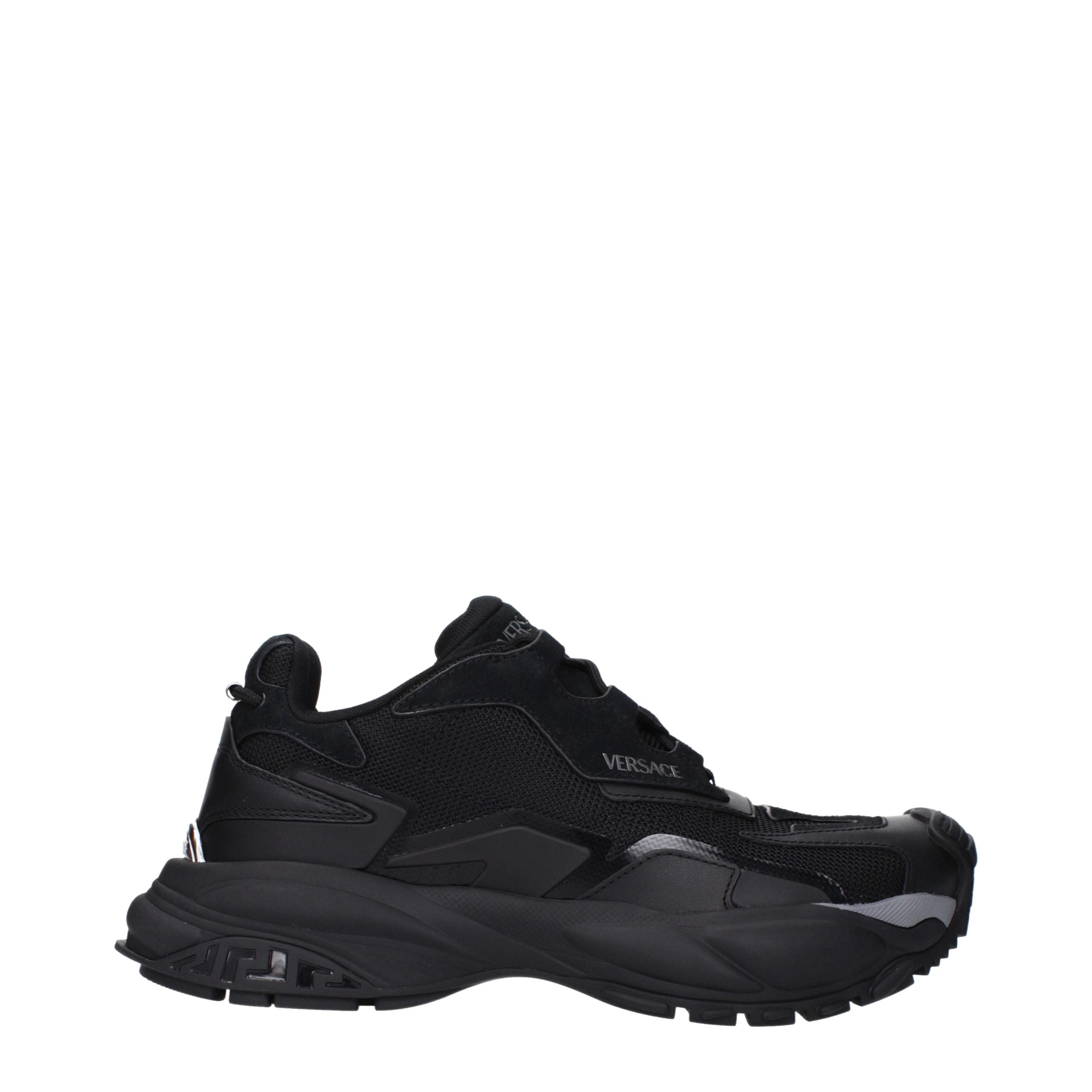 Schwarze Stoff-Sneaker mit klobiger Sohle