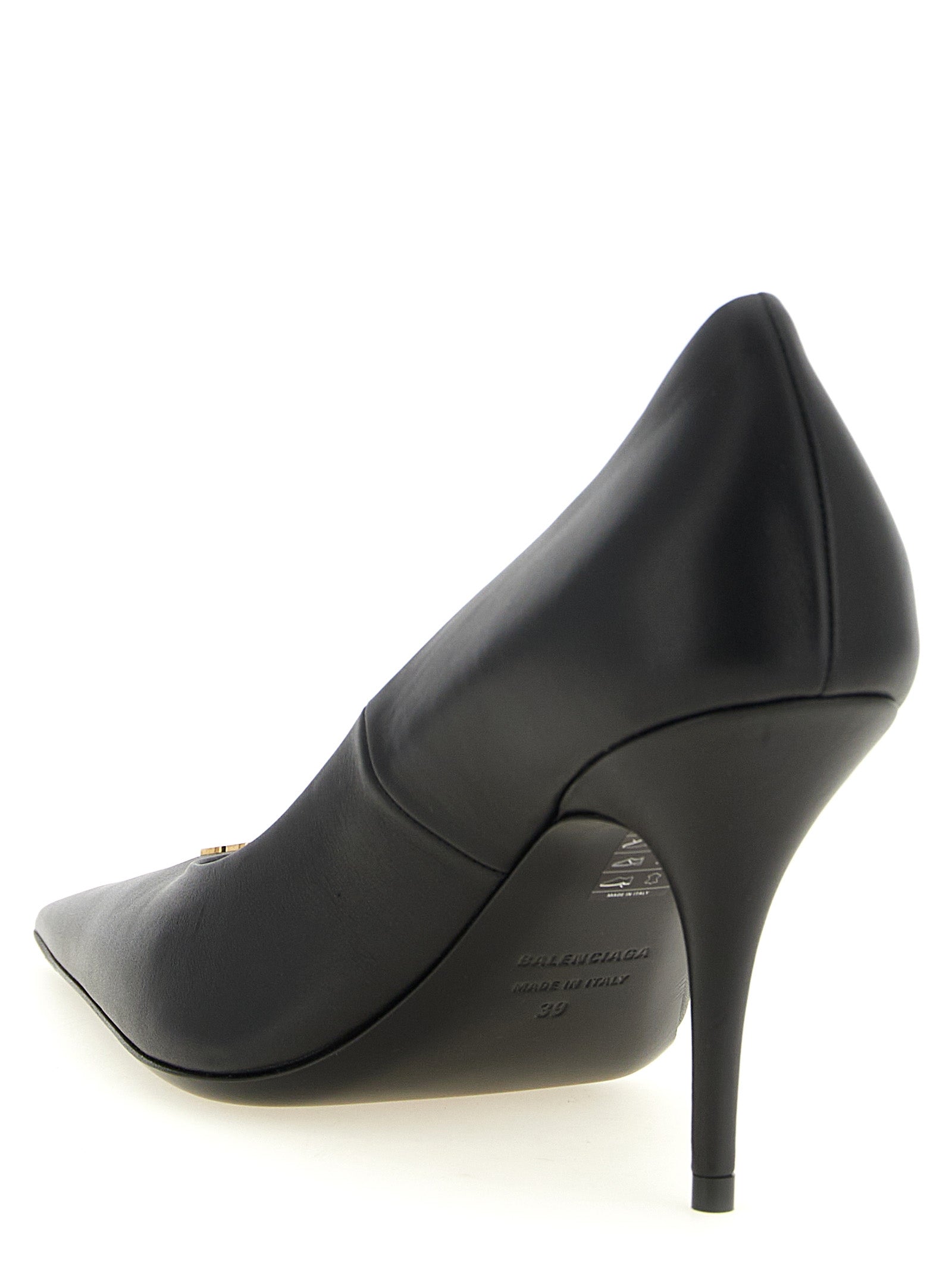 Schwarze Pumps aus Leder