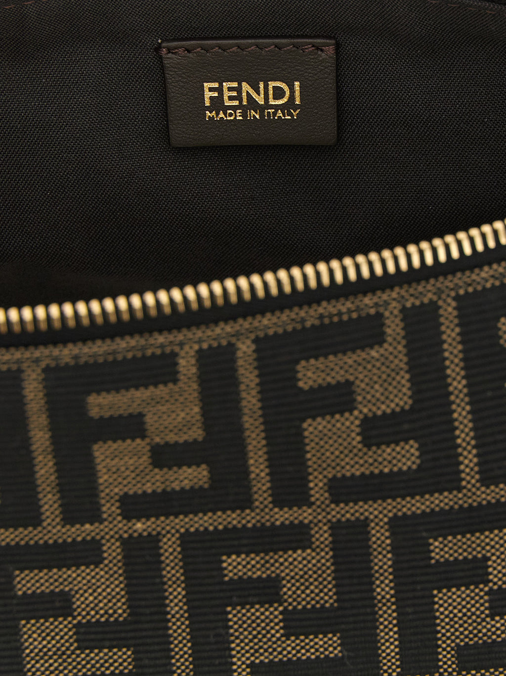 Braune Clutch aus Polyester