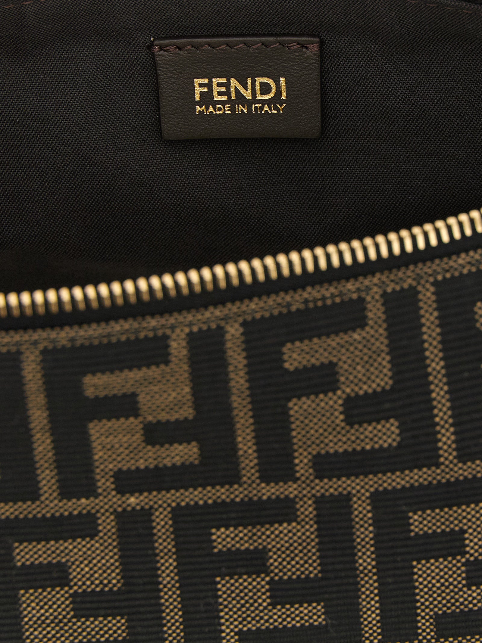 Braune Clutch aus Polyester