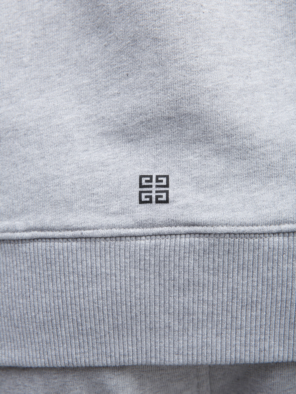 Grauer Baumwollpullover