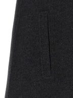 Grauer Wollmantel