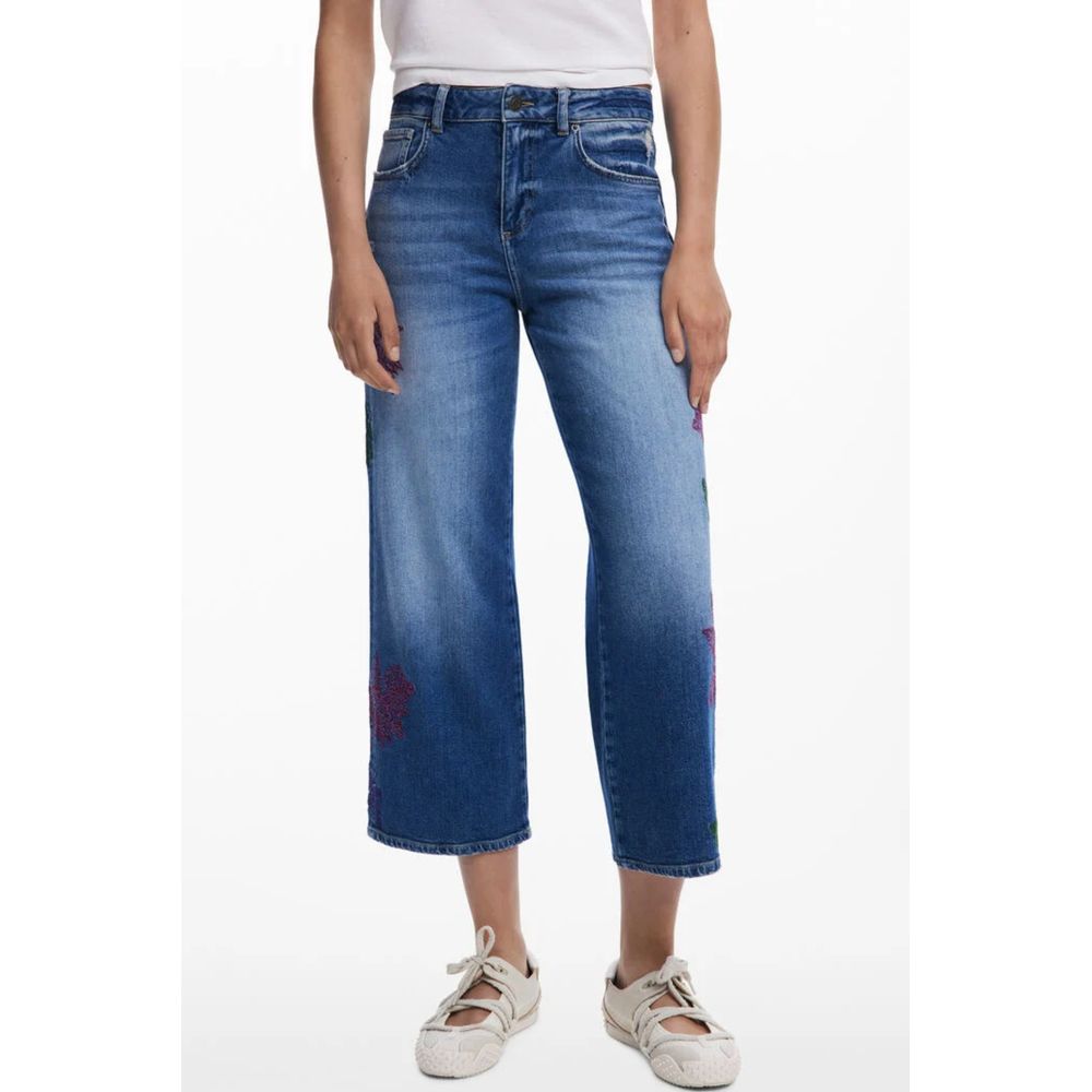 Blaue Baumwolljeans mit geradem Bein