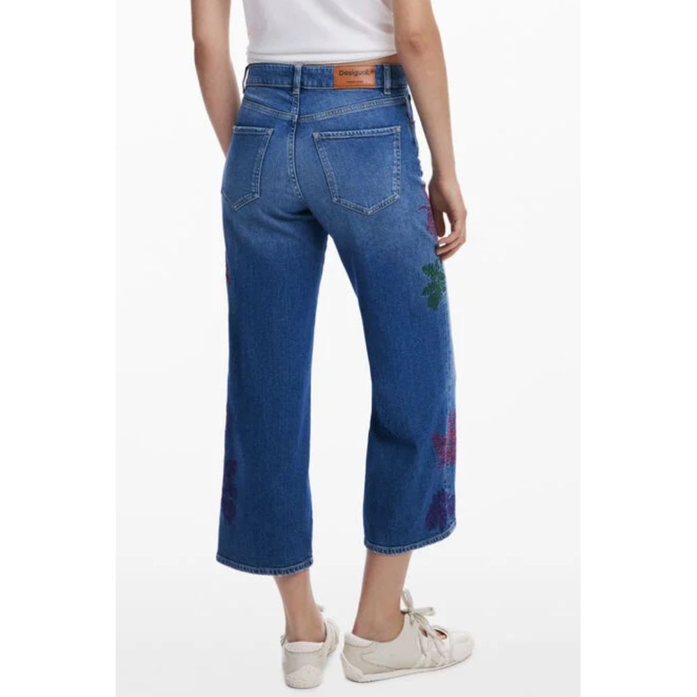Blaue Baumwolljeans mit geradem Bein