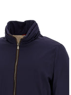 Blaue Polyamid-Jacke in voller Länge