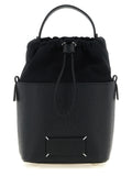 Schwarze Kalbsleder-Schultertasche