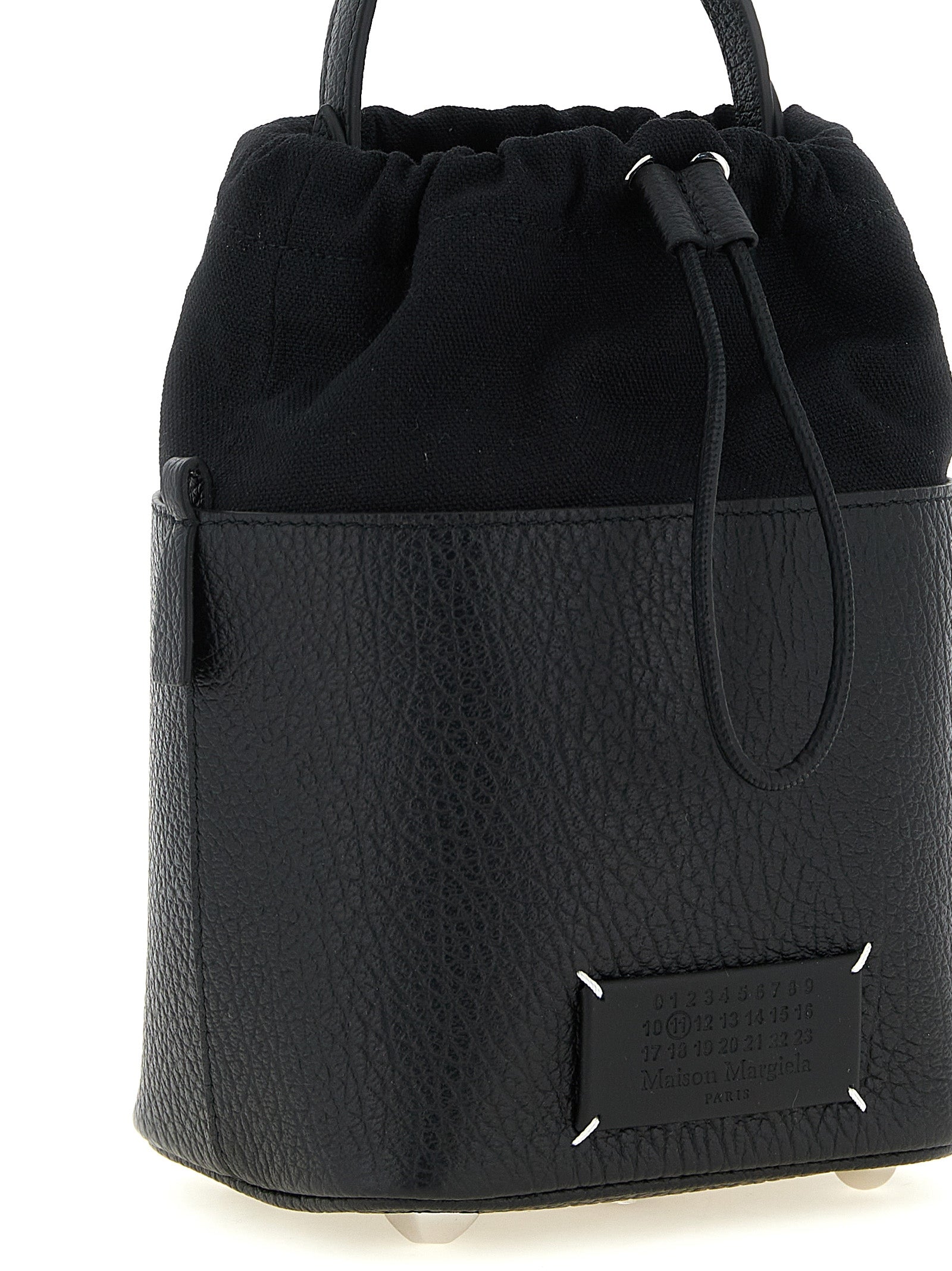 Schwarze Kalbsleder-Schultertasche