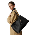 Schwarze Handtasche aus Polyethylen Guess