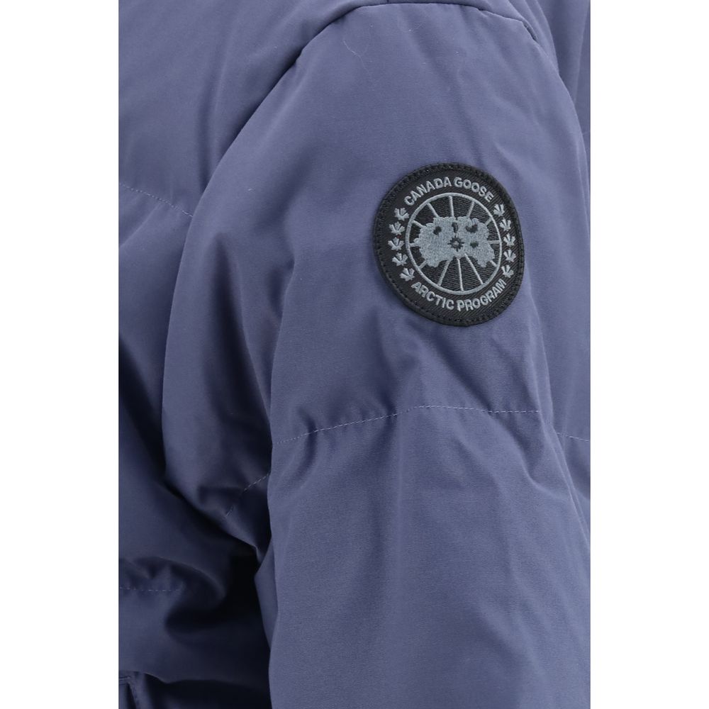 Blaue Jacke aus recyceltem Polyester in voller Länge