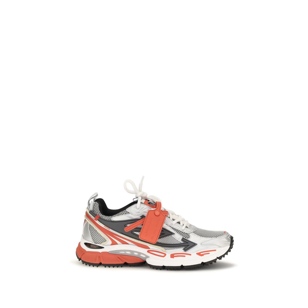 Rote Sneaker aus Polyethylen