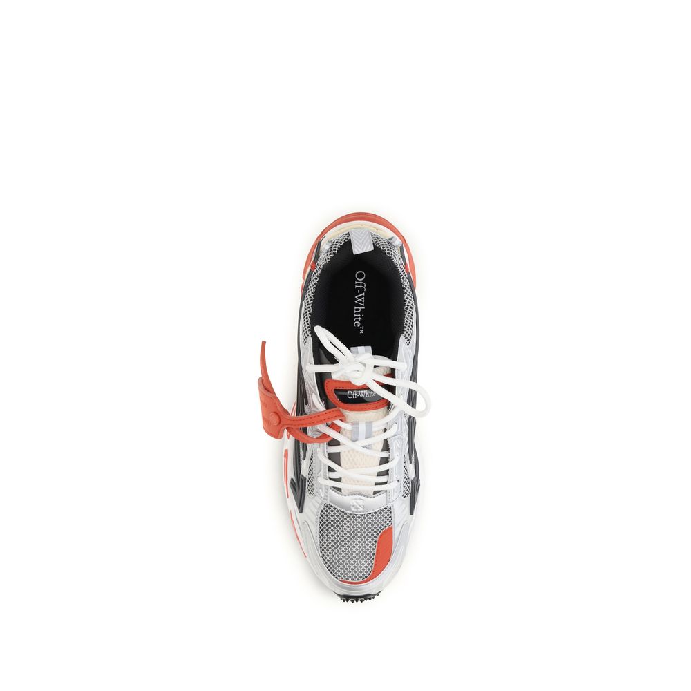 Rote Sneaker aus Polyethylen
