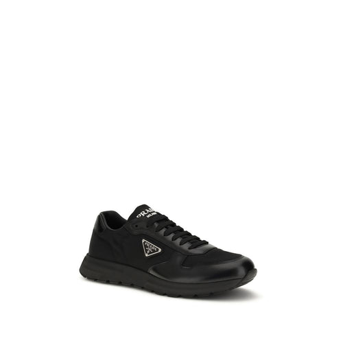 Schwarze Sneaker aus recyceltem Polyamid