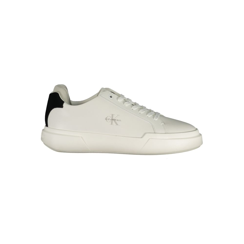 Weiße Sneaker