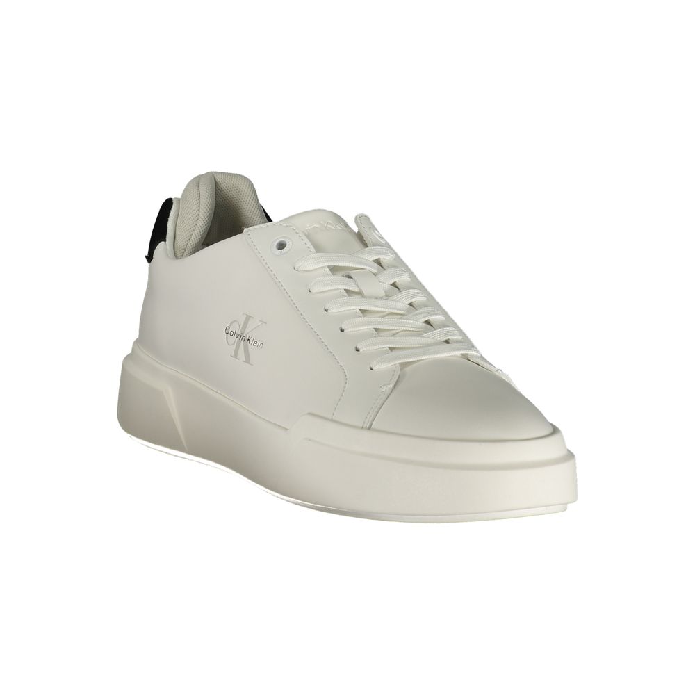 Weiße Sneaker