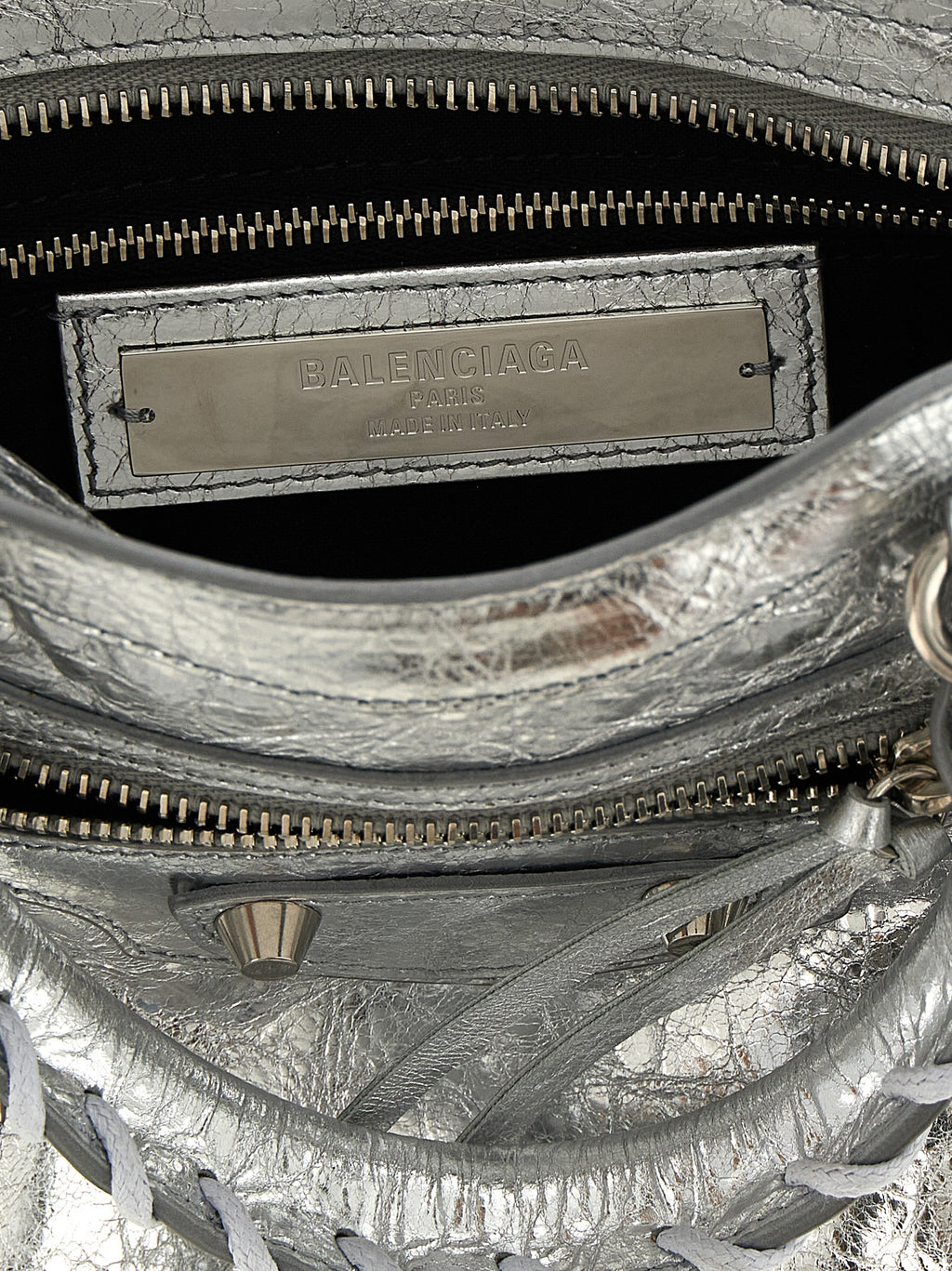 Balenciaga Silberfarbene Handtasche aus Lammleder