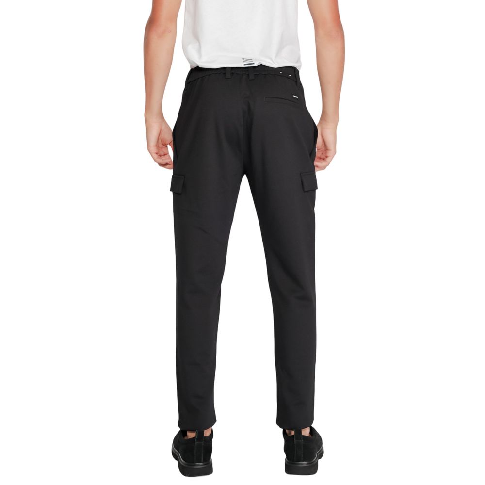 Schwarze Trainingshose aus recyceltem Polyester