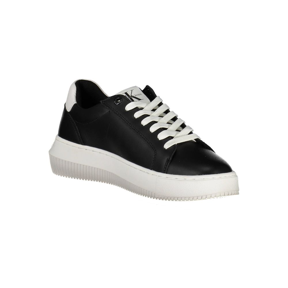Schwarzer Sneaker aus echtem Leder