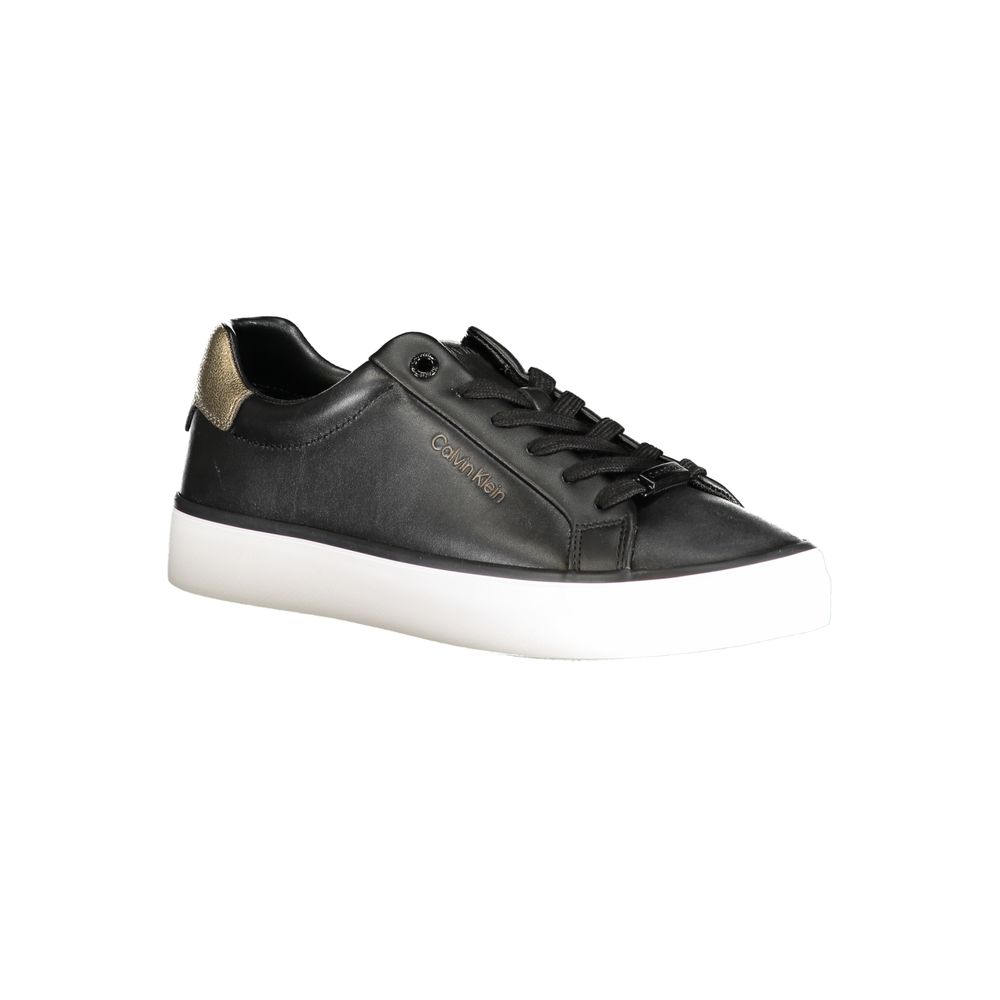 Schwarzer Sneaker aus echtem Leder