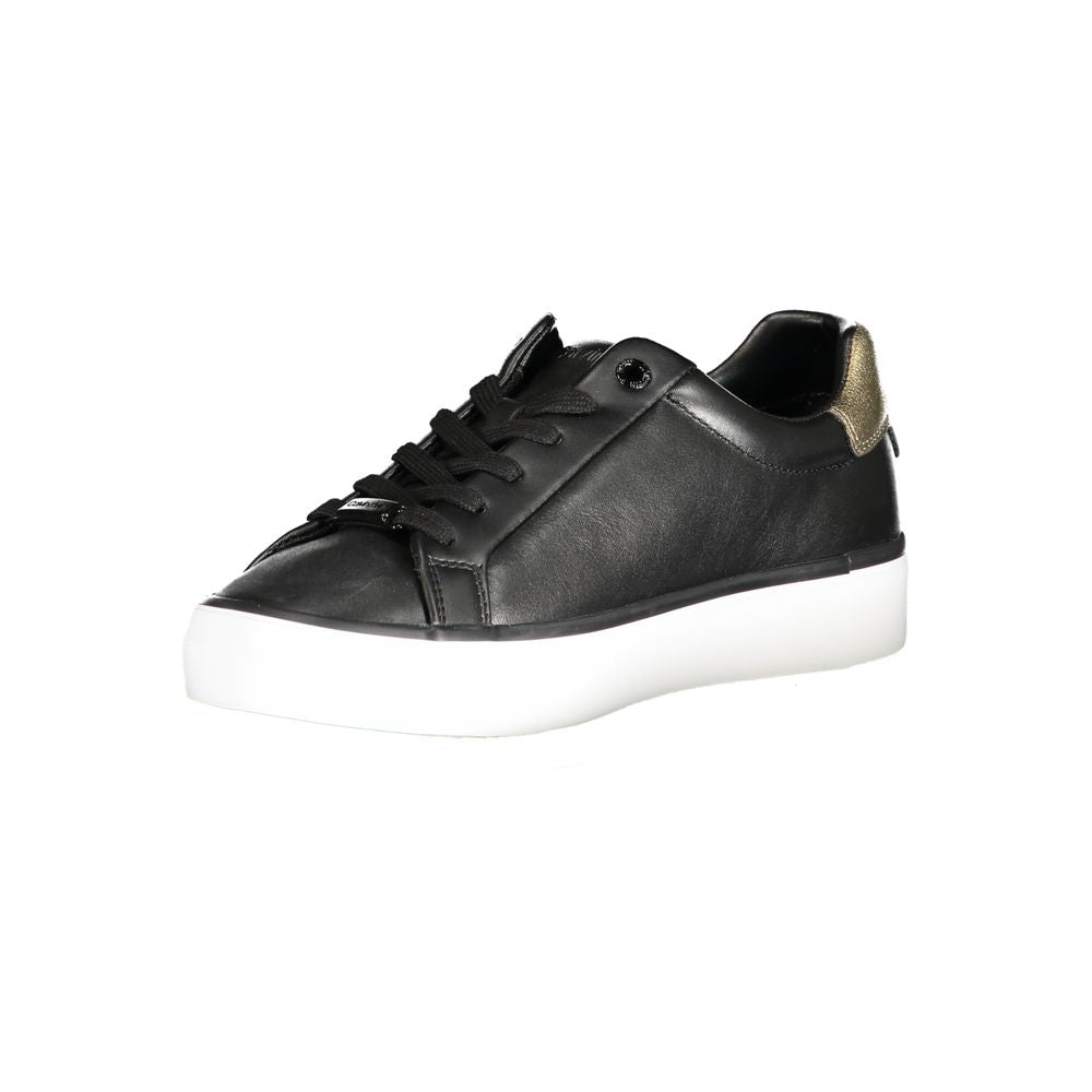 Schwarzer Sneaker aus echtem Leder