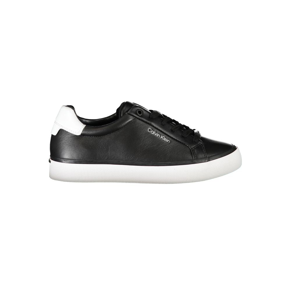 Schwarzer Sneaker aus echtem Leder