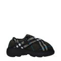 Grüne Stoff-Slipper