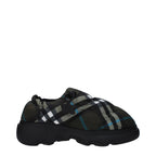 Grüne Stoff-Slipper