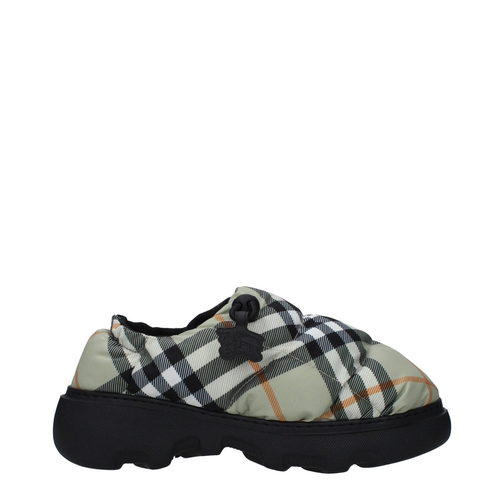 Grüne Stoff-Slipper