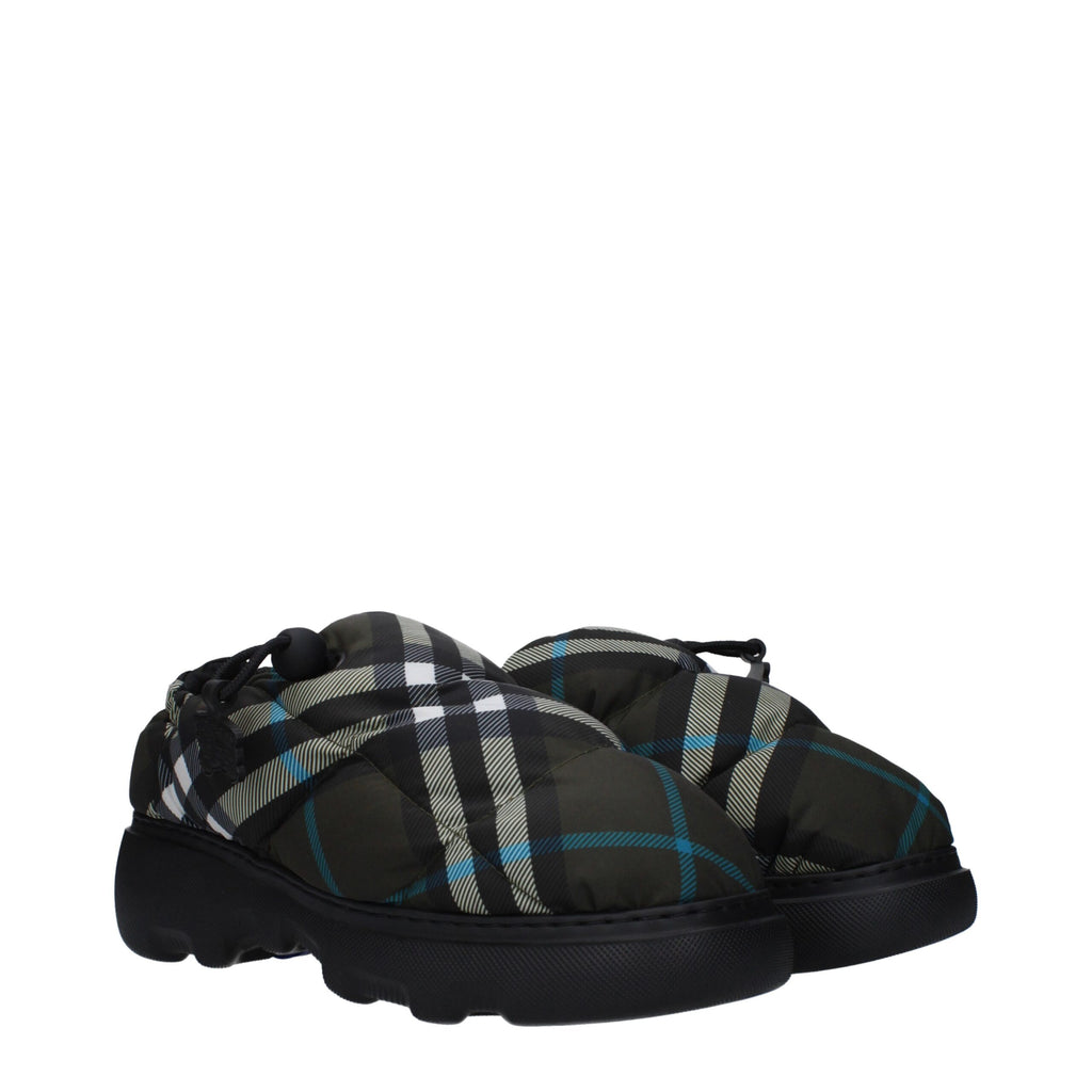 Grüne Stoff-Slipper