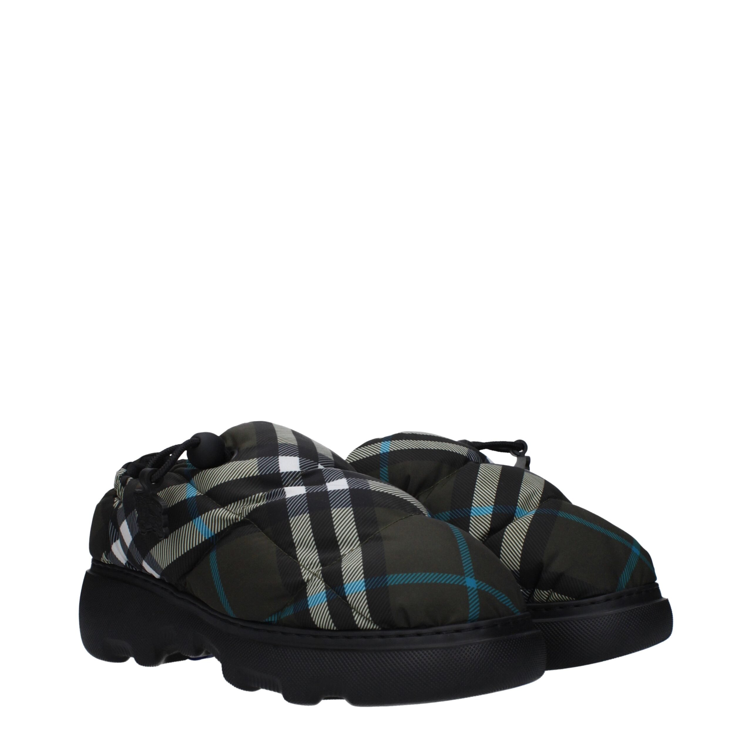 Grüne Stoff-Slipper