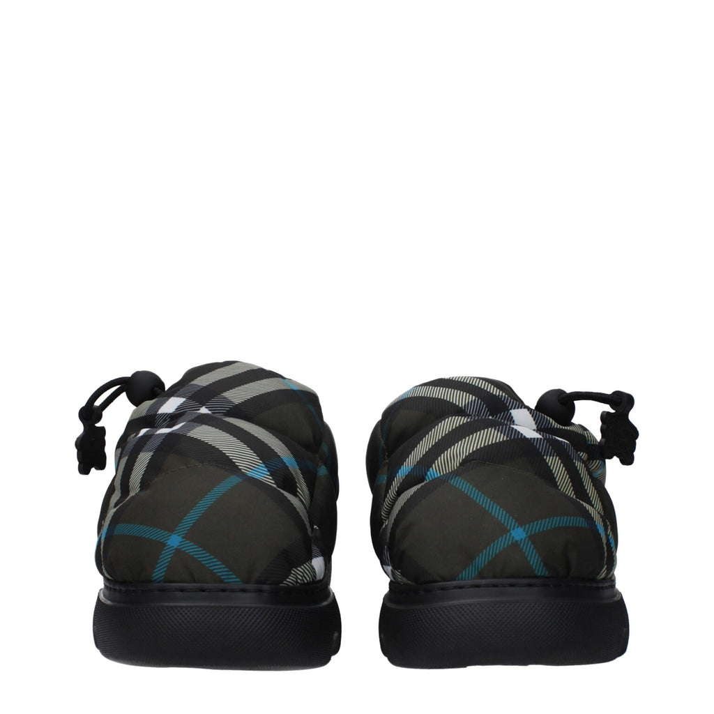 Grüne Stoff-Slipper