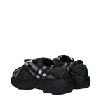Grüne Stoff-Slipper