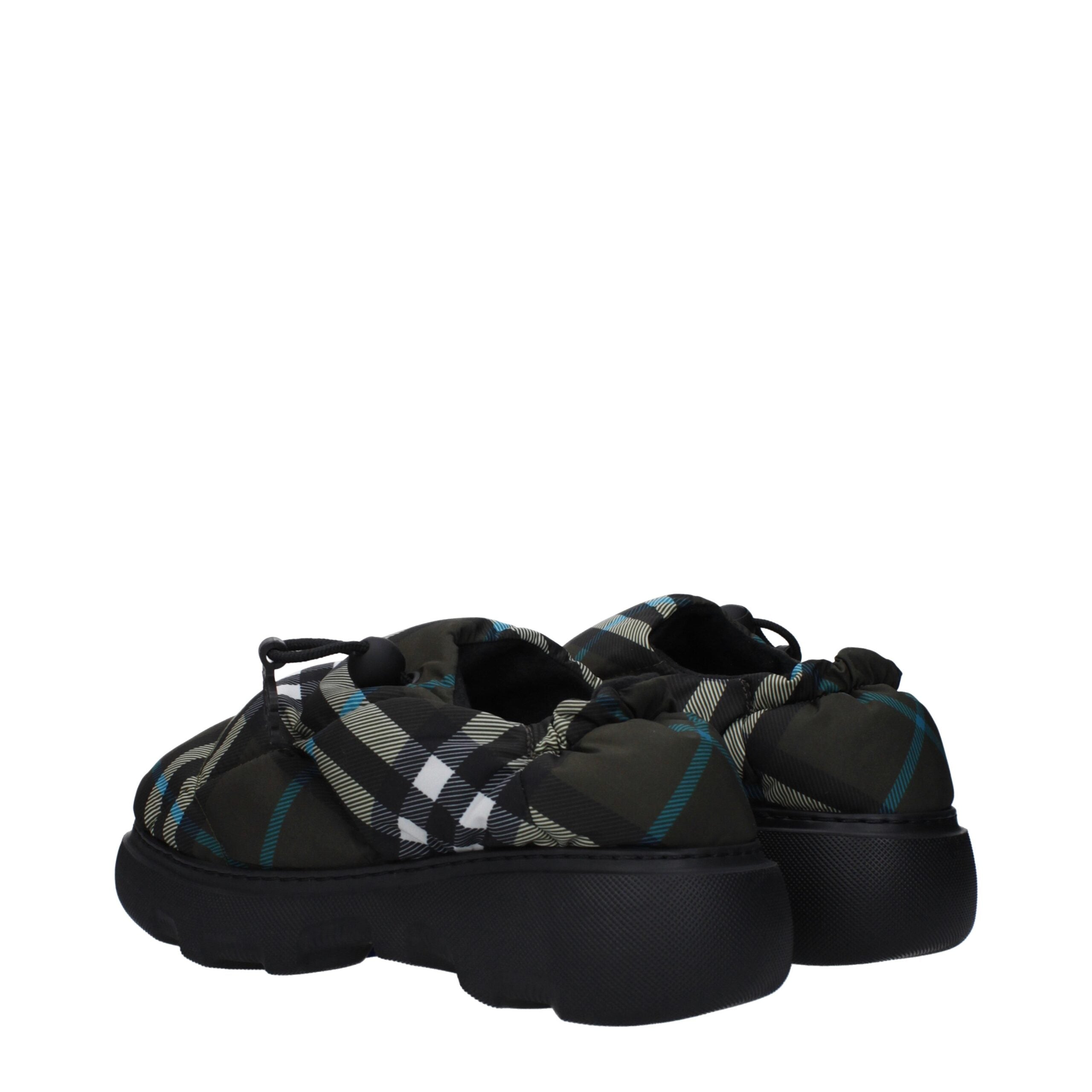 Grüne Stoff-Slipper