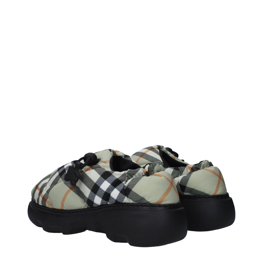 Grüne Stoff-Slipper