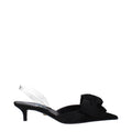 Schwarze Satin-Flachsandalen