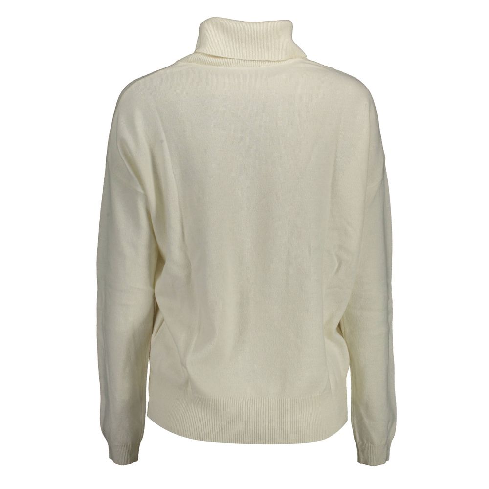 Weißer Wollpullover