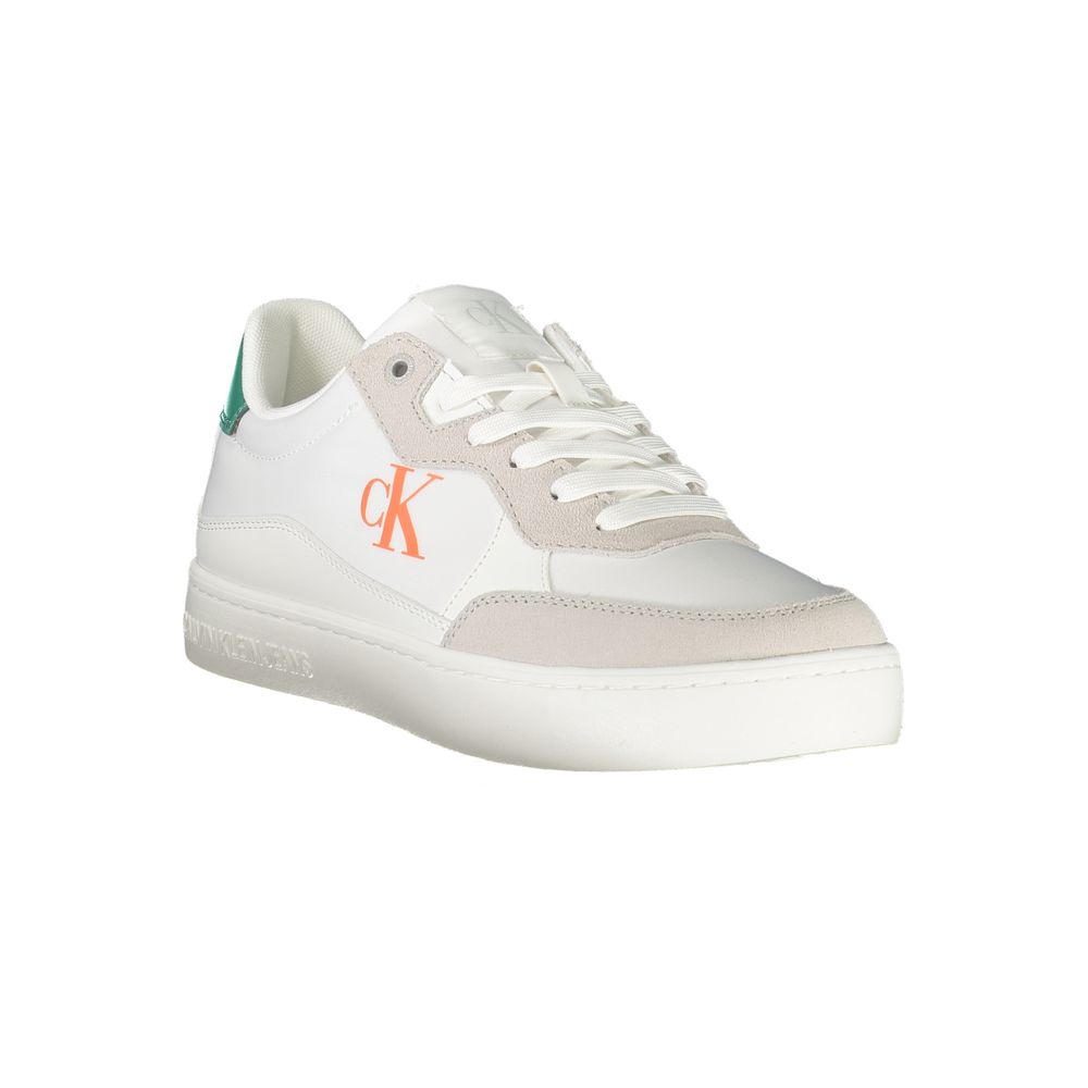 Weiße Sneaker