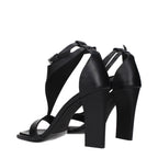 Schwarze Leder-Stiletto-Sandalen