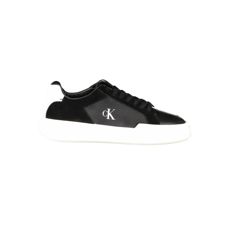 Schwarze Sneaker aus Polyester